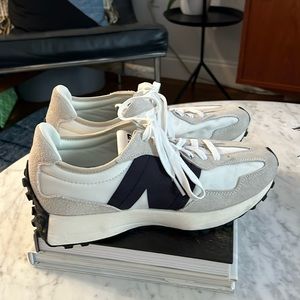 Men’s New Balance 327’s worn once